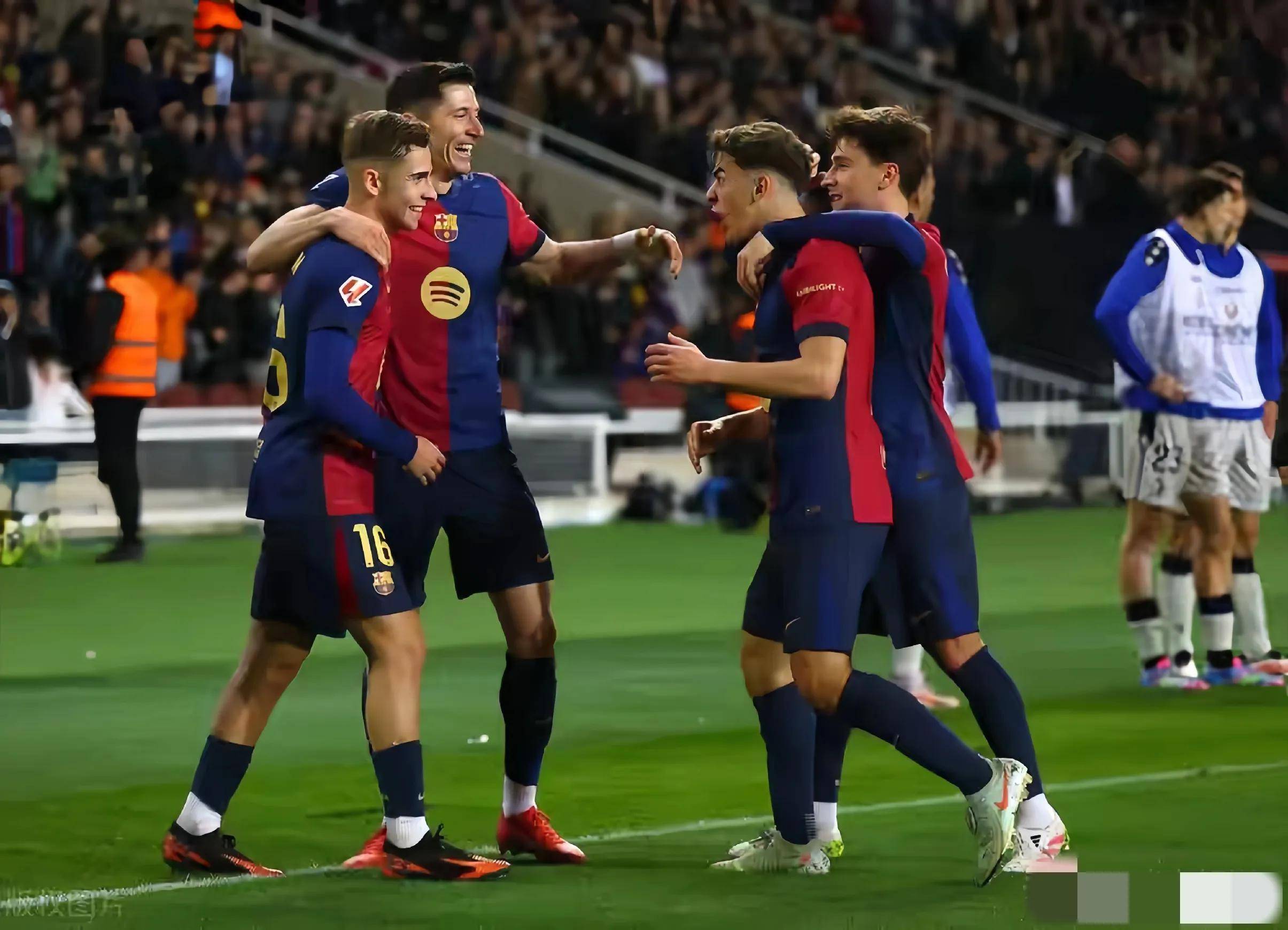 AC米兰轻取拜仁，莱万乌龙送礼亚洲杯的简单介绍