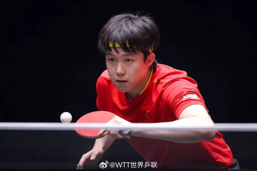 阿姆斯特丹艾贝在战斗中夺冠的简单介绍