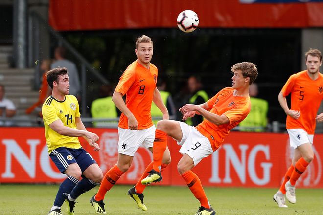 荷兰欧预赛惜败匈牙利,晋级失利 荷兰欧预赛惜败匈牙利,晋级失利