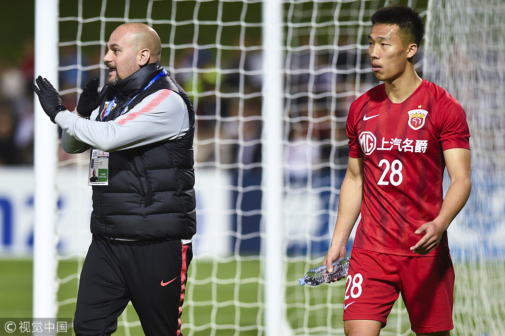 上海上港背靠背战平,球迷期待新的表现 上海上港背靠背战平,球迷期待新的表现