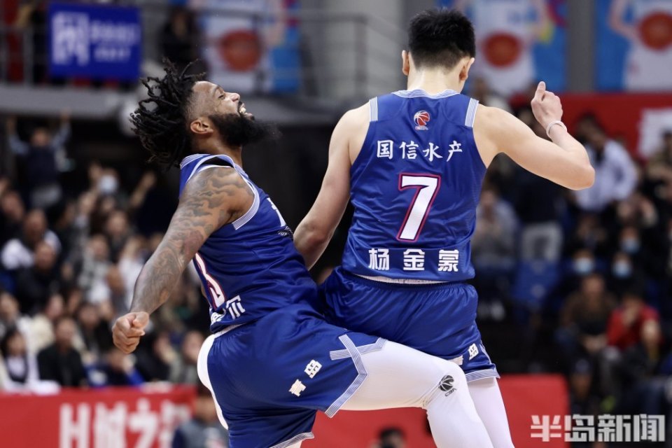 湖北主场大胜,击溃对手稳定比赛局面 湖北主场大胜,击溃对手稳定比赛局面