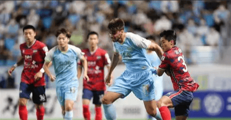 精准攻防展现实力，选手心无旁骛赢得掌声