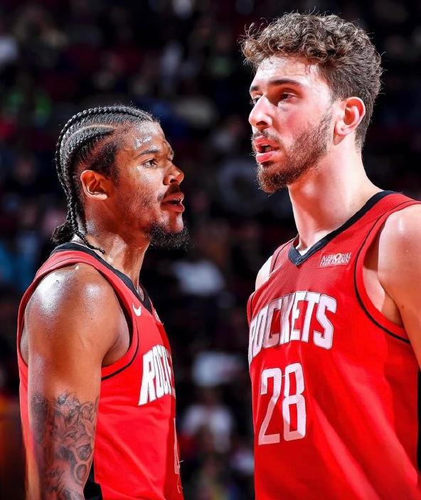 热火队勇夺东部第一,挑战西部强队 热火队勇夺东部第一,挑战西部强队