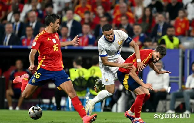 法国球队团结拼搏，展现实力