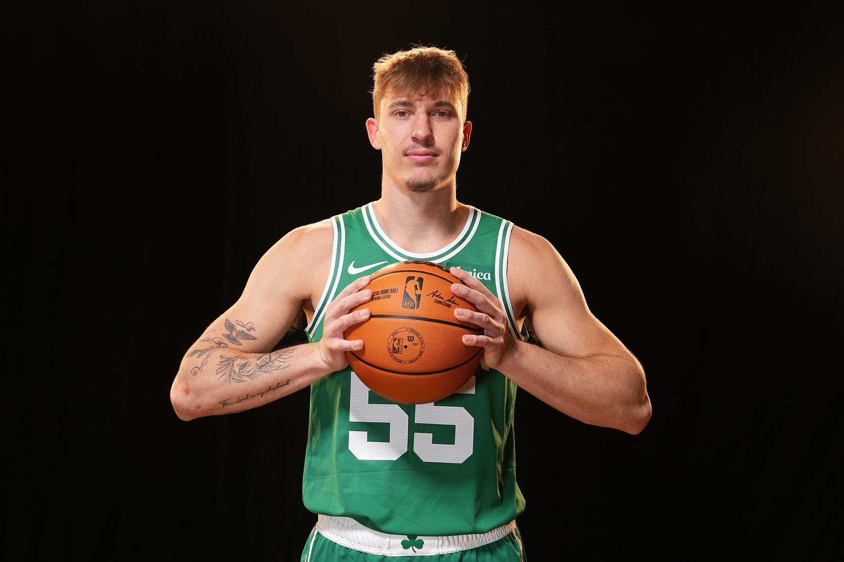 篮网胜凯尔特人追平战绩