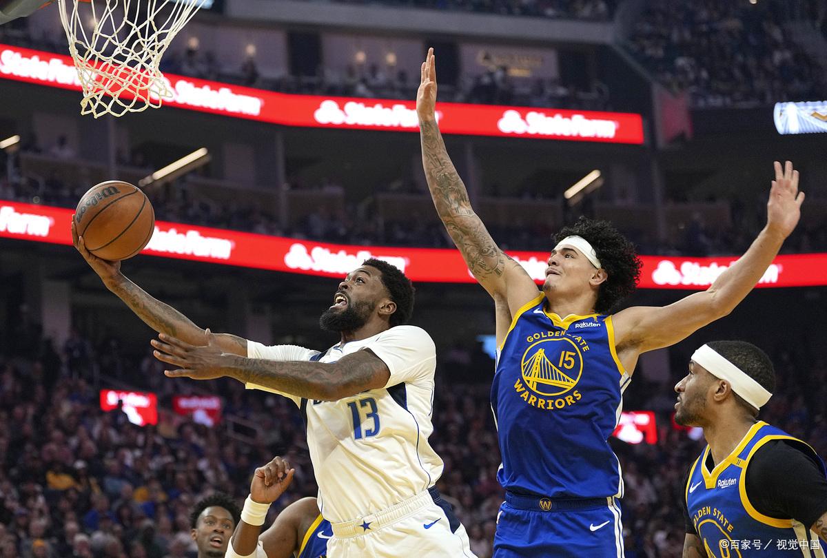 雄鹿力克独行侠，继续不败