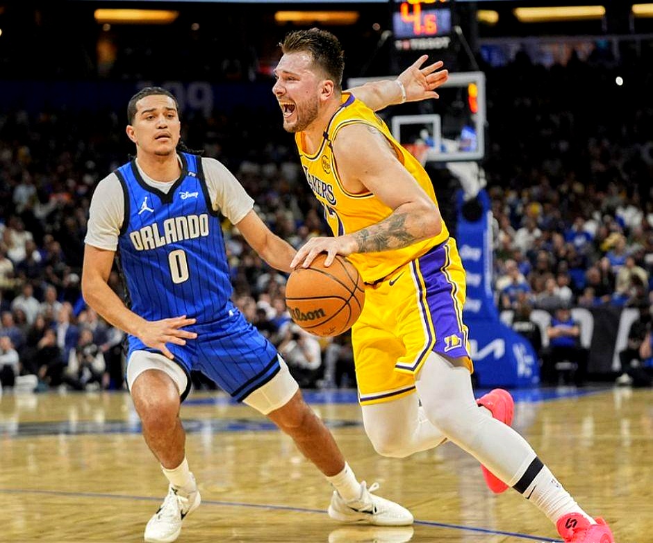 包含湖人逆转魔术，继续领跑西部的词条