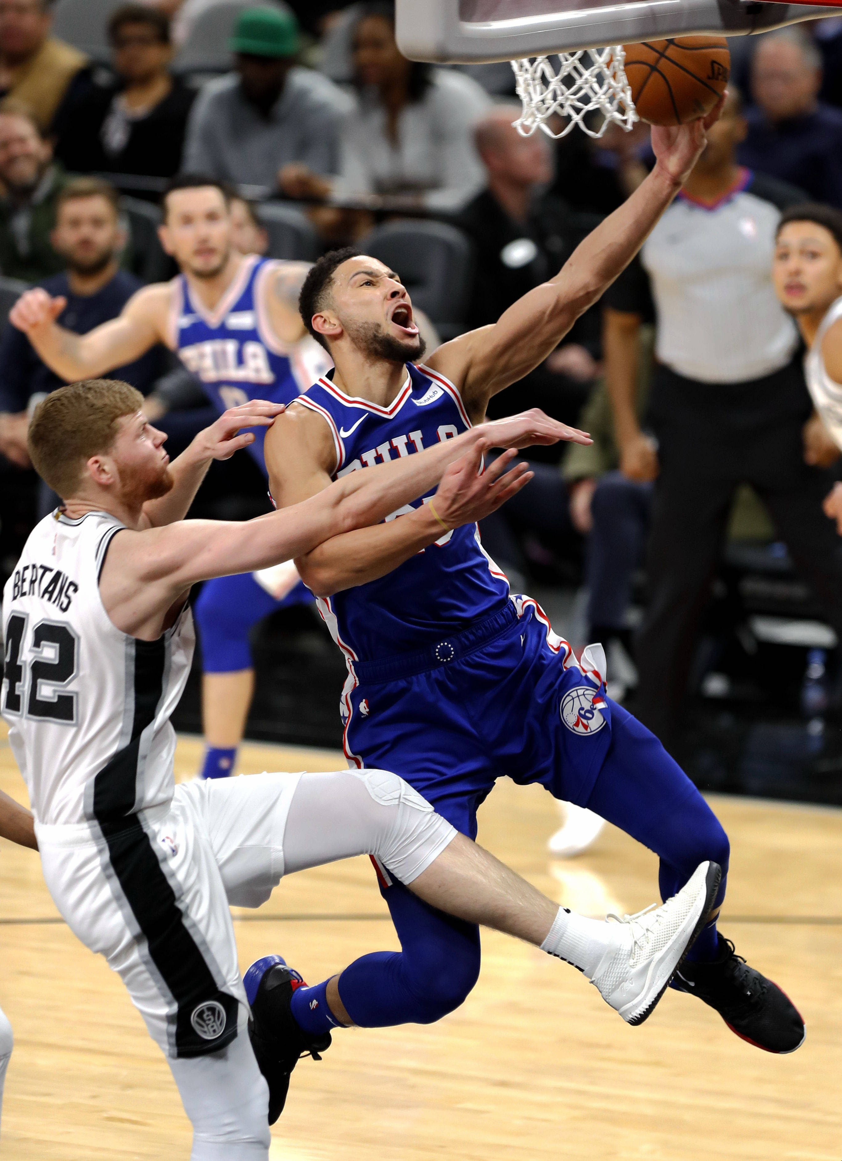 防守利器上演多次封盖，助球队赢球