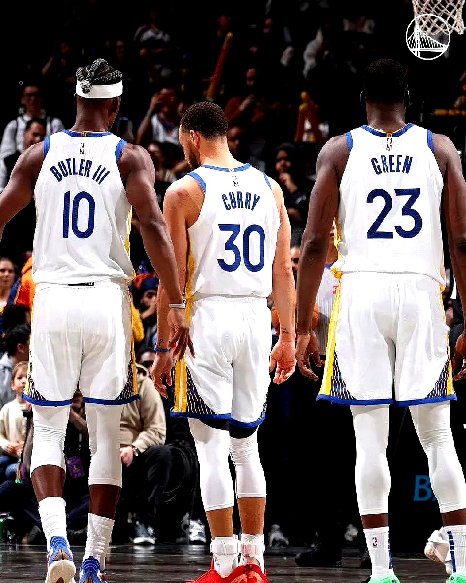 勇士战胜开拓者,连胜止步 勇士战胜开拓者,连胜止步