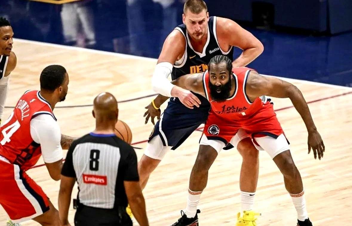 开拓者惨败爵士，遭遇两连败！的简单介绍