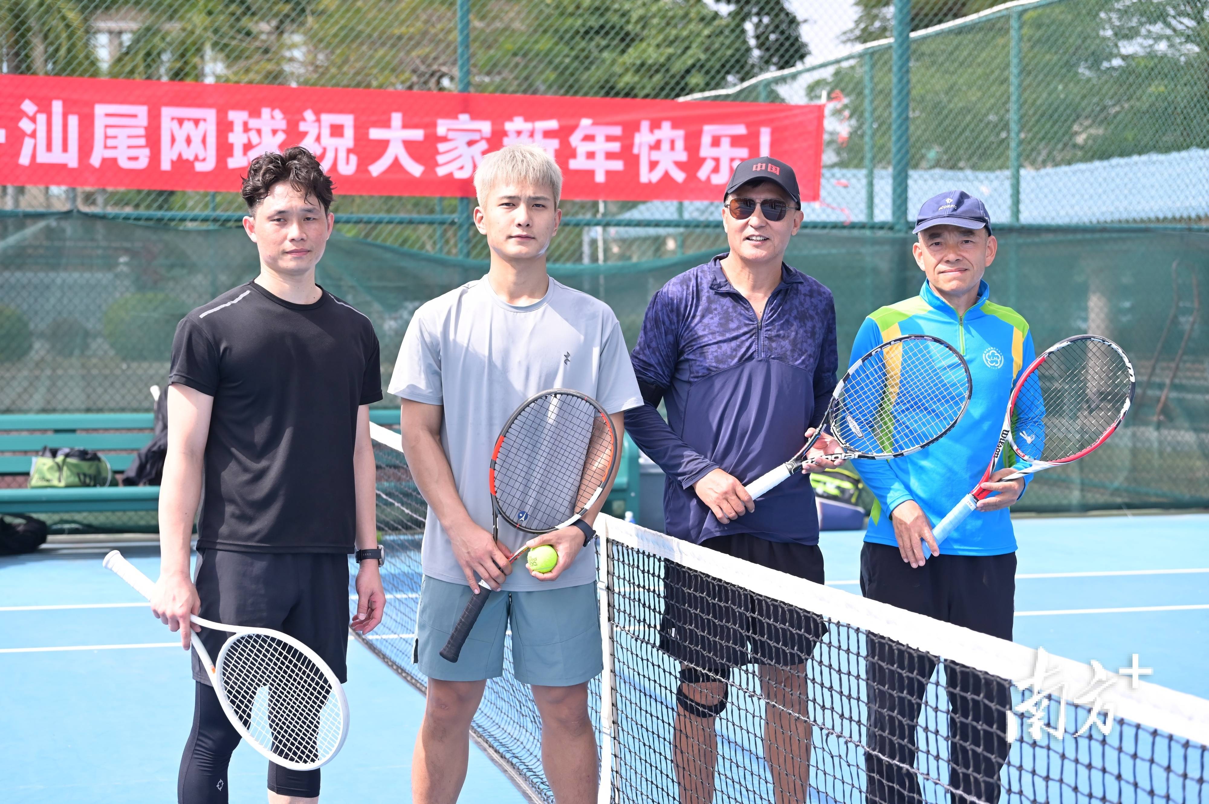 网球传奇谢幕,球迷泪洒赛场 网球传奇谢幕,球迷泪洒赛场