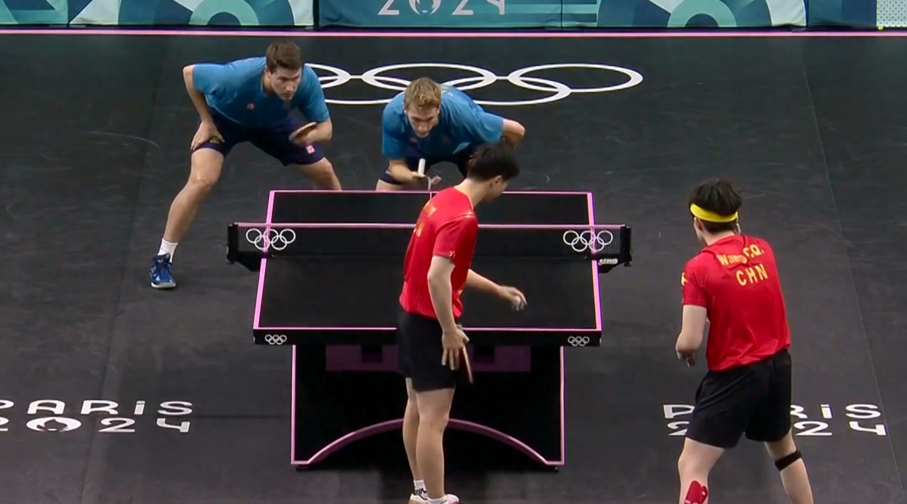 瑞典队完胜英格兰队，马龙扛起全队