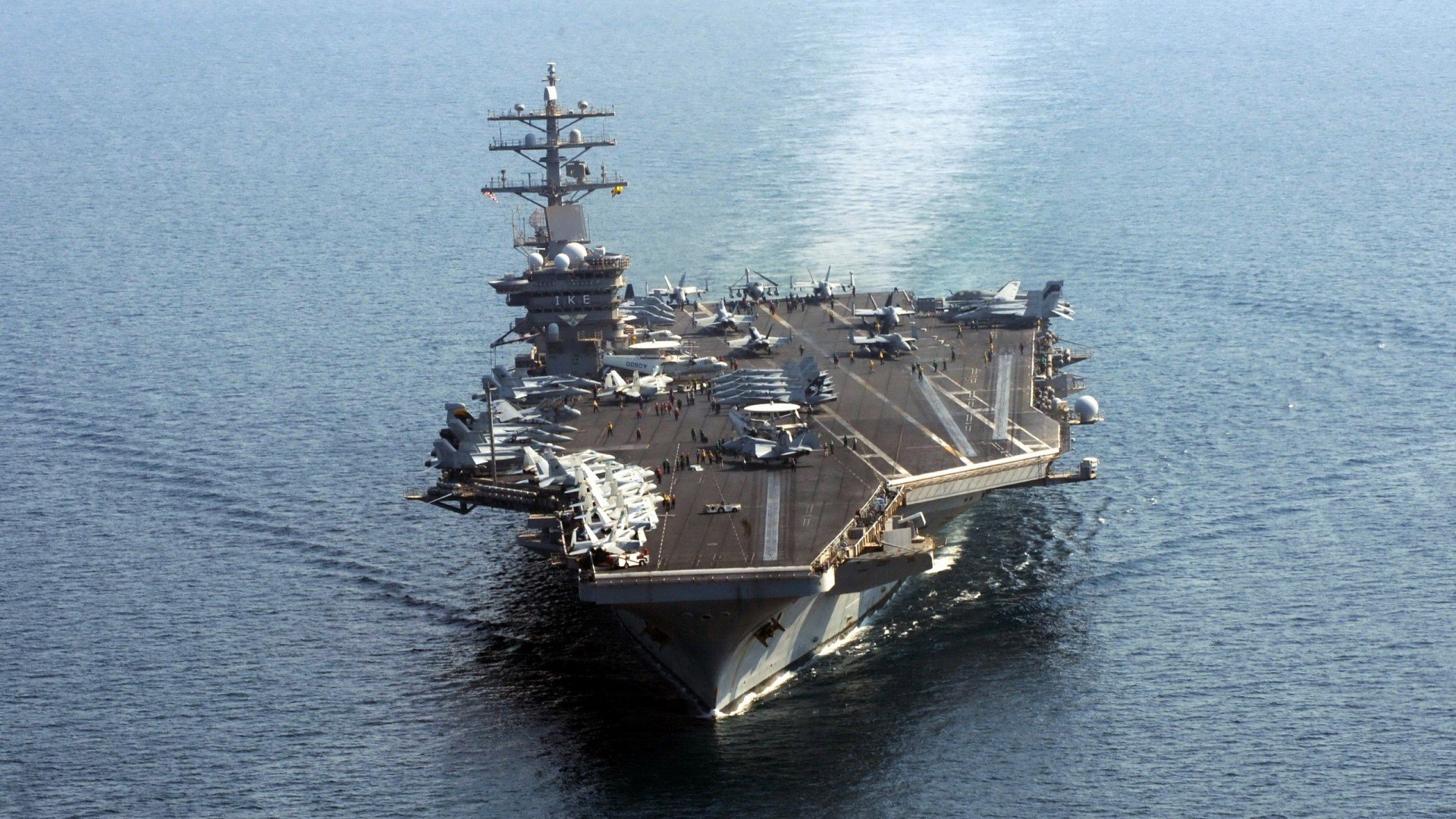 英格兰巅峰对决中的瑞典逆袭，F1年度争冠焦点战纪实