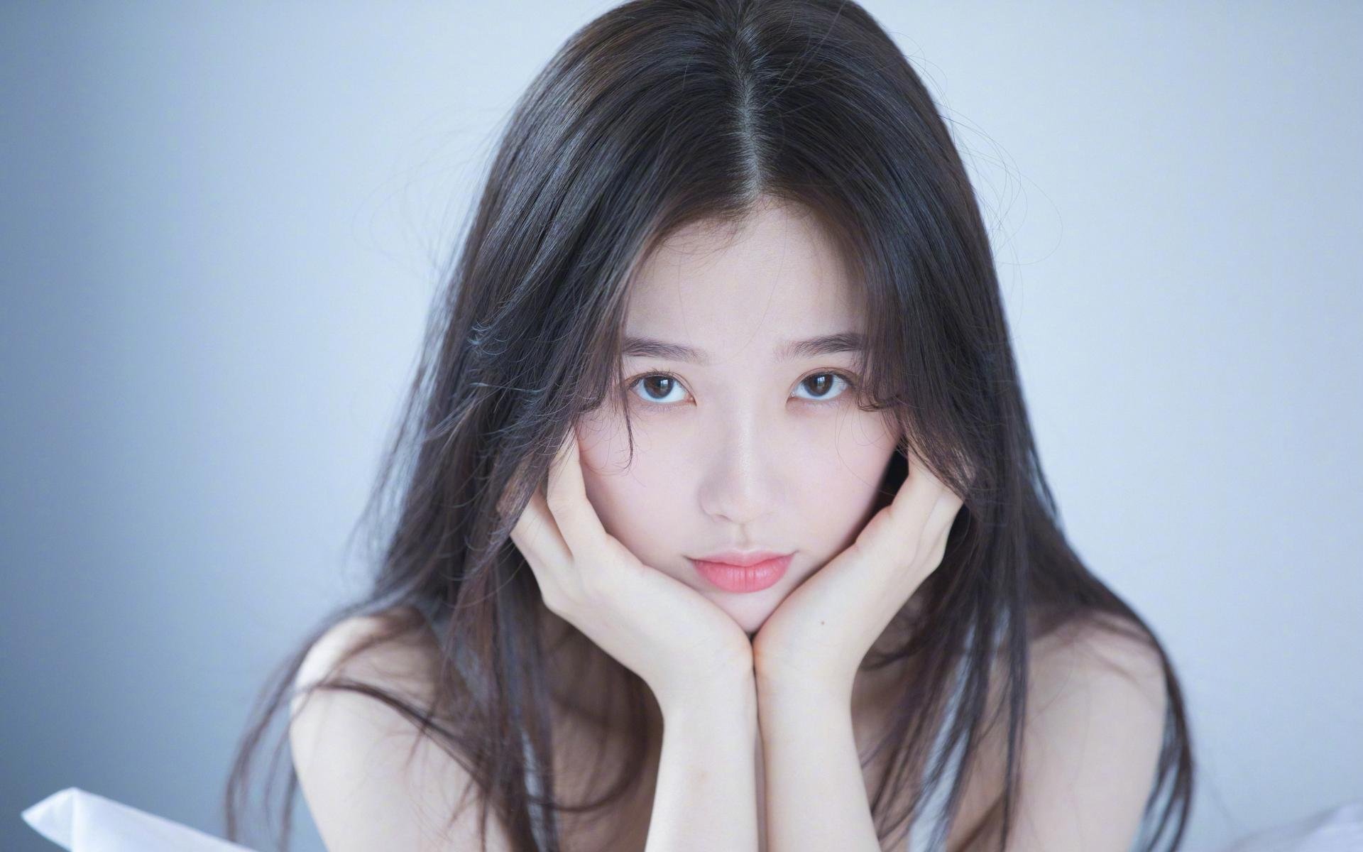 双线战场，德甲争冠白热化，乌拉圭火力全开压制摩洛哥