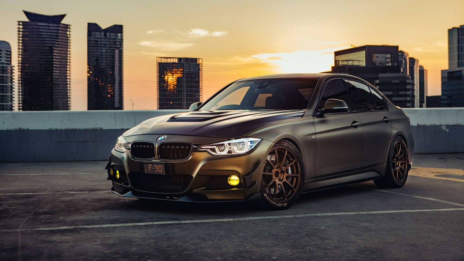 绿茵神话与少年擎旗—沙特爆冷南非,萨卡在年度焦点之战接管比赛