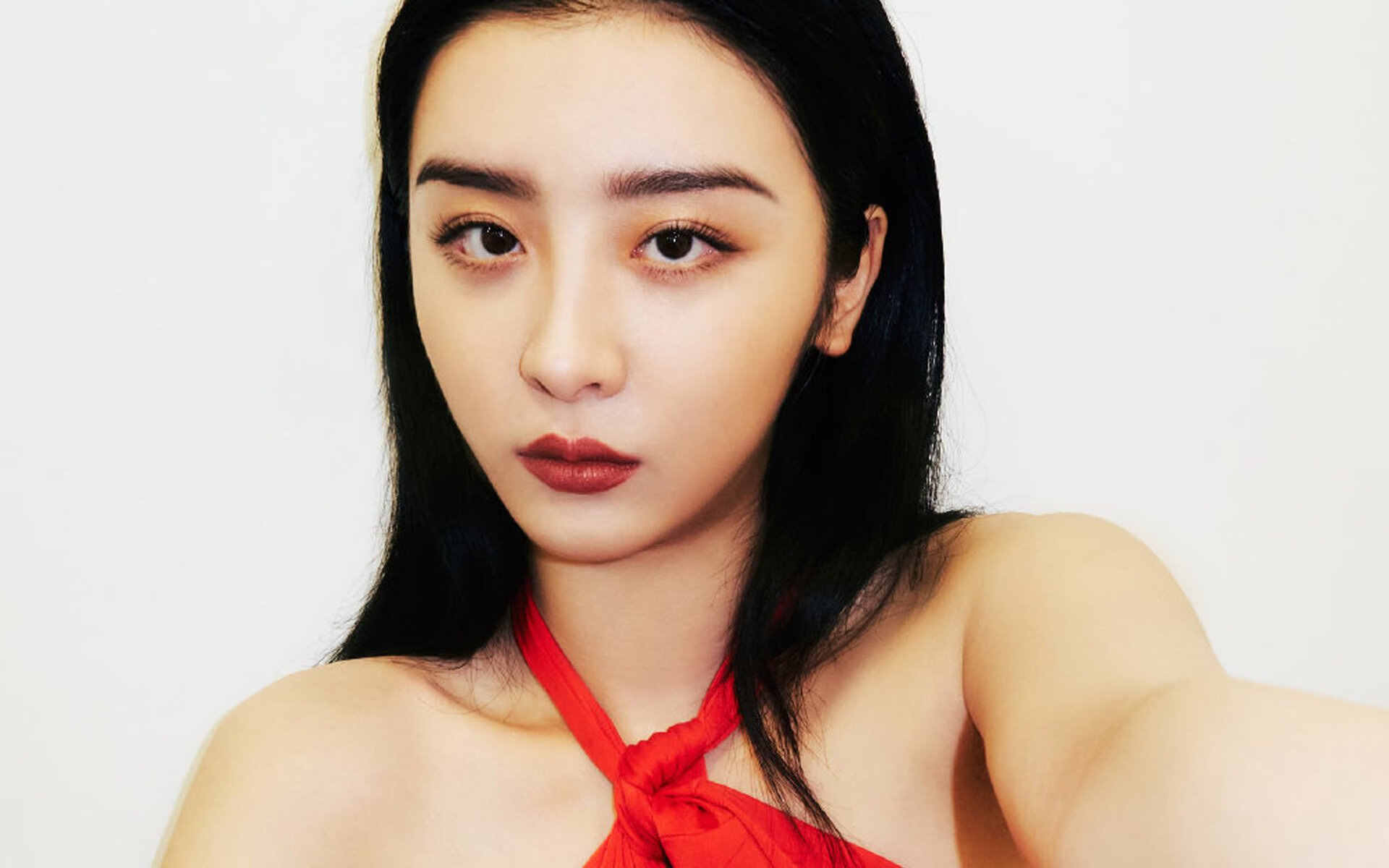 蒂亚戈中场魔术引爆安菲尔德，芬兰冰刃提前终结悬念